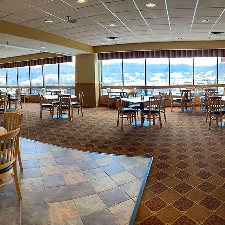 Days Inn & Suites By Wyndham Sutton Flatwoods Экстерьер фото