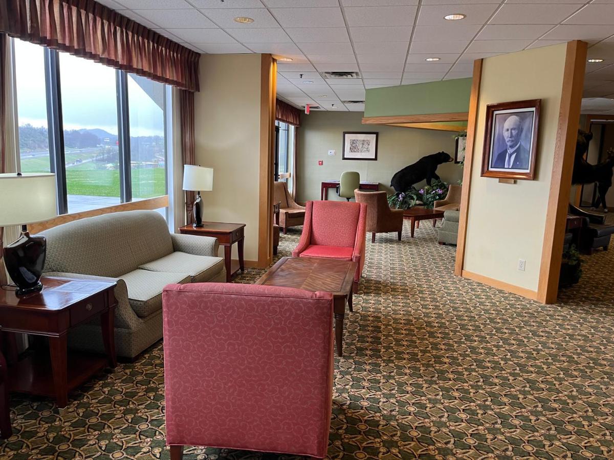 Days Inn & Suites By Wyndham Sutton Flatwoods Экстерьер фото