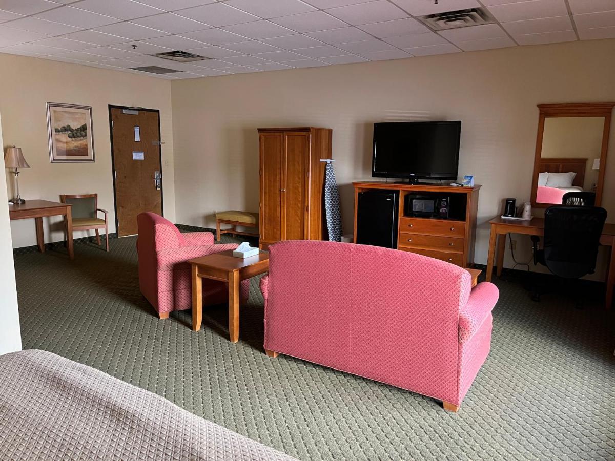 Days Inn & Suites By Wyndham Sutton Flatwoods Экстерьер фото